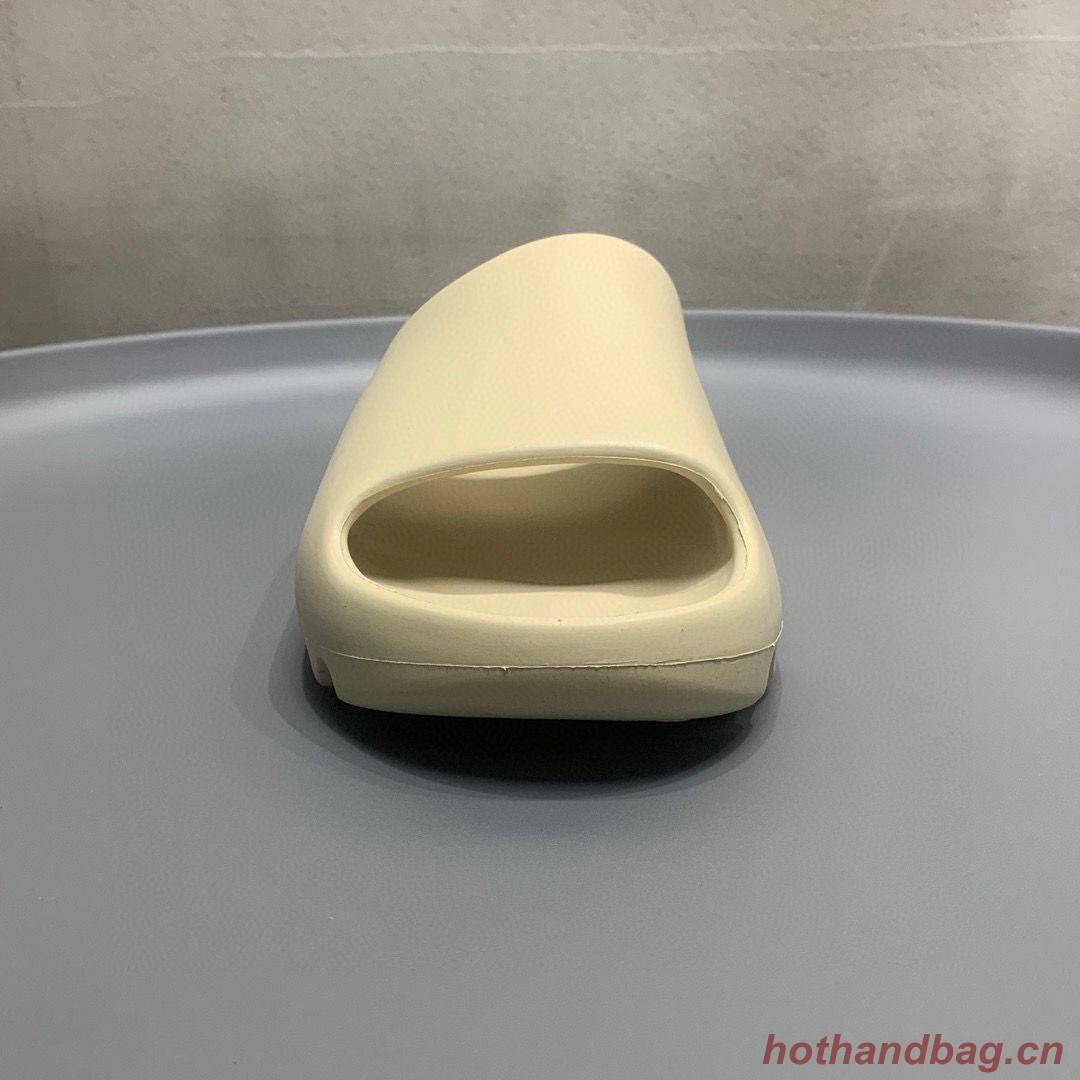 Kanye West x Yeezy Slide Resin K12191012 Beige Kanye West x Yeezy Slide Resin K12191012 Beige
