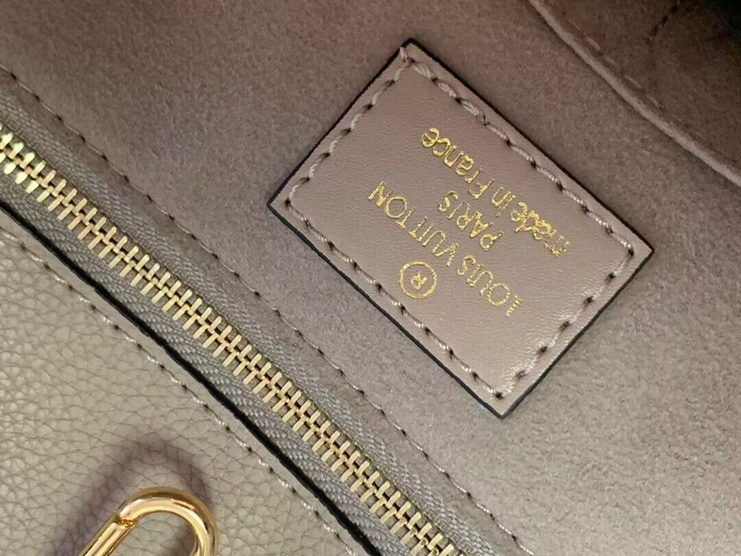 Louis Vuitton OnTheGo MM M46601 Gray Louis Vuitton OnTheGo MM M46601 Gray