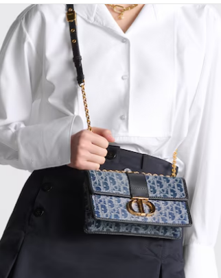 DIOR 30 Montaigne East-West Bag with Chain Blue Denim Dior Oblique Jacquard M9334UDC DIOR 30 Montaigne East-West Bag with Chain Blue Denim Dior Oblique Jacquard M9334UDC
