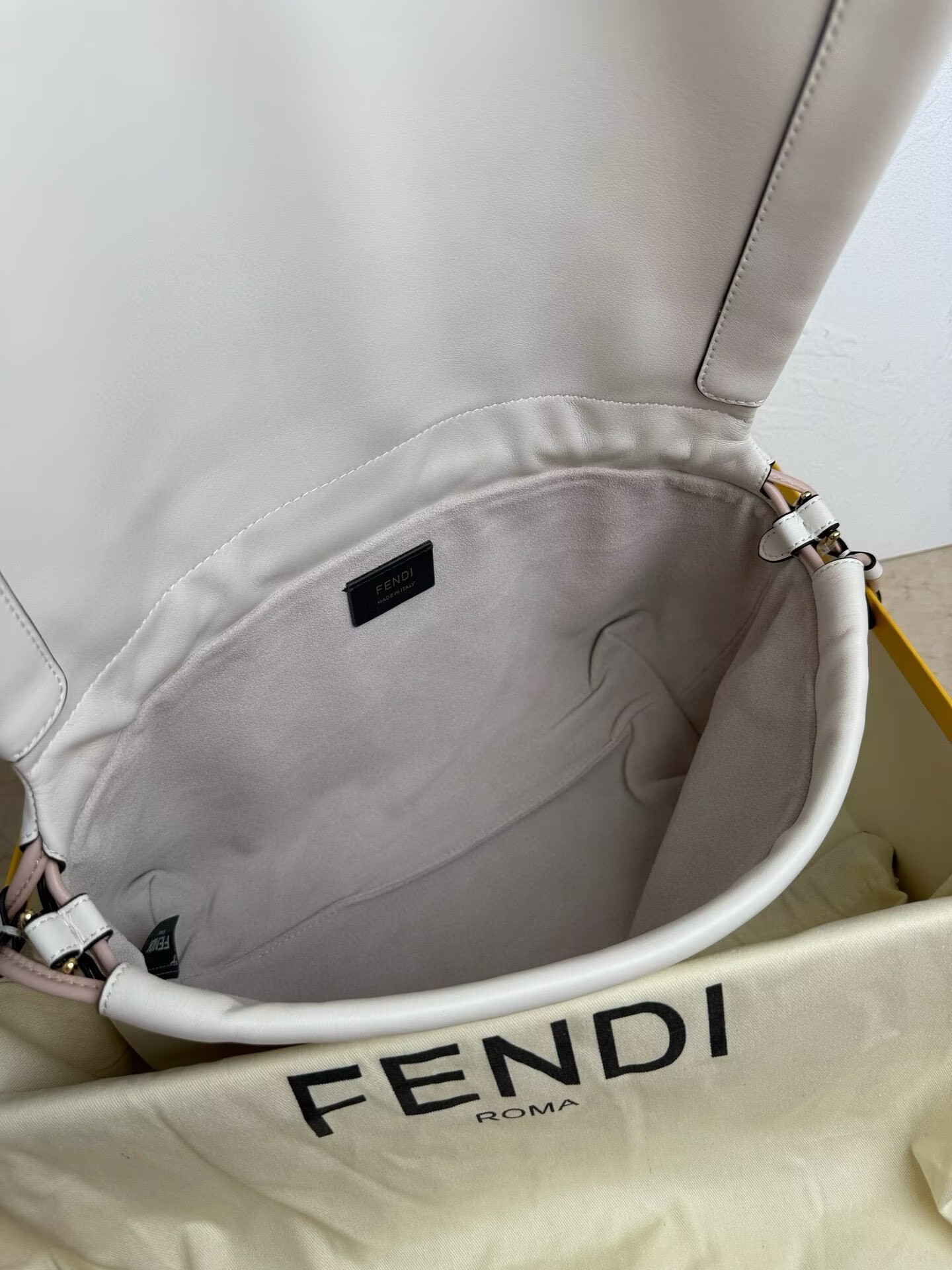 Fendi Mamma Baguette Original Leather Top Handle Bag 8832 White