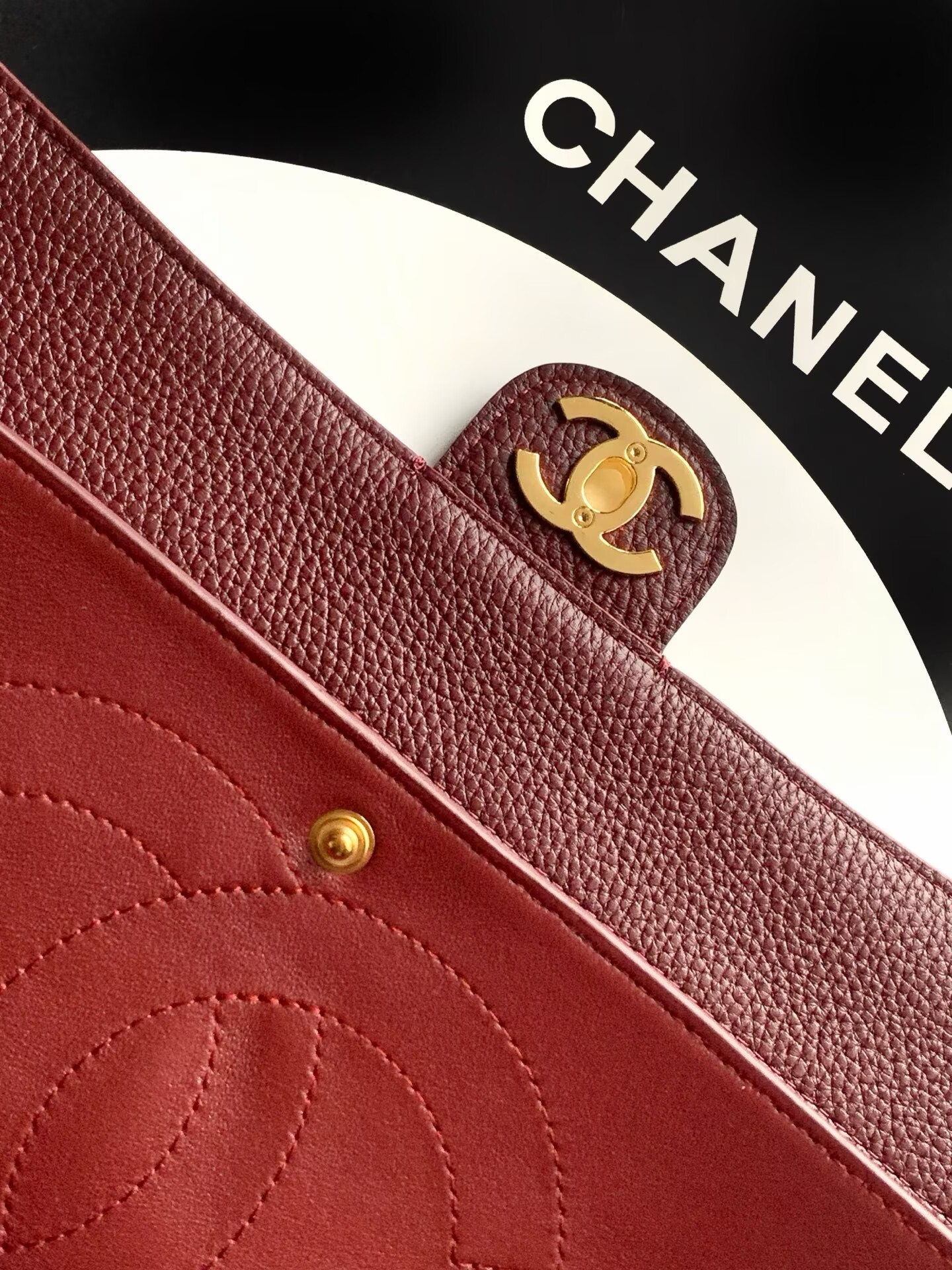 Chanel SPRING SUMMER 2026 MAXI FLAP BAG Grained Calfskin & Gold-Tone Metal AS6231 Burgundy