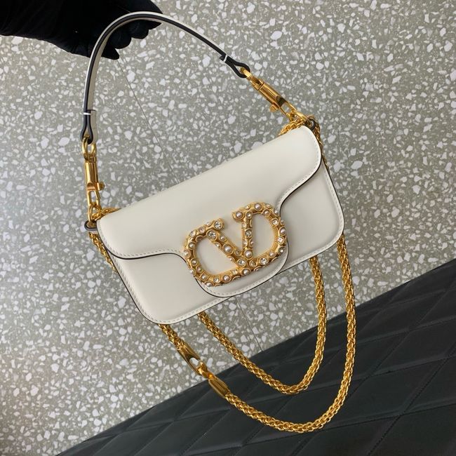 VALENTINO LOCO VLOGO SIGNATURE Small Leather bag WB0K53 ivory